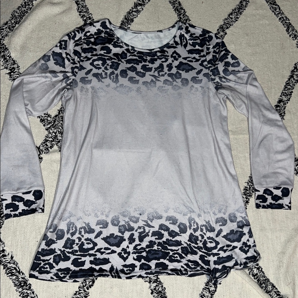 Size M leopard tunic top
